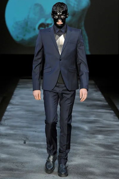 Look 4
